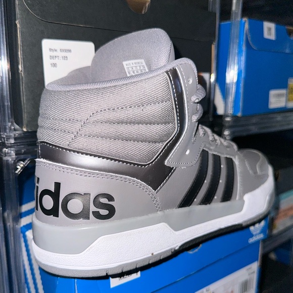 Adidas Entrap Mid Size 10.5 Gray Men’s New In Box - Picture 3 of 6